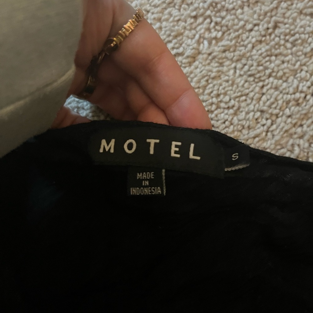 Black short sleeve